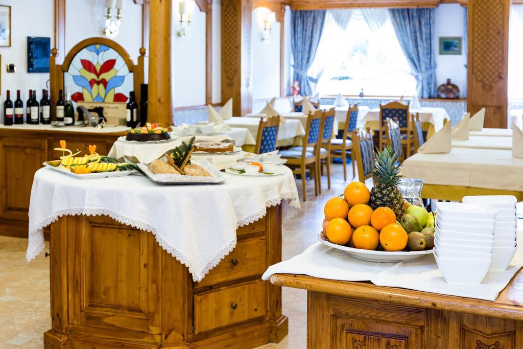 Hotel Vienna San Martino Di Castrozza Eksteriør bilde